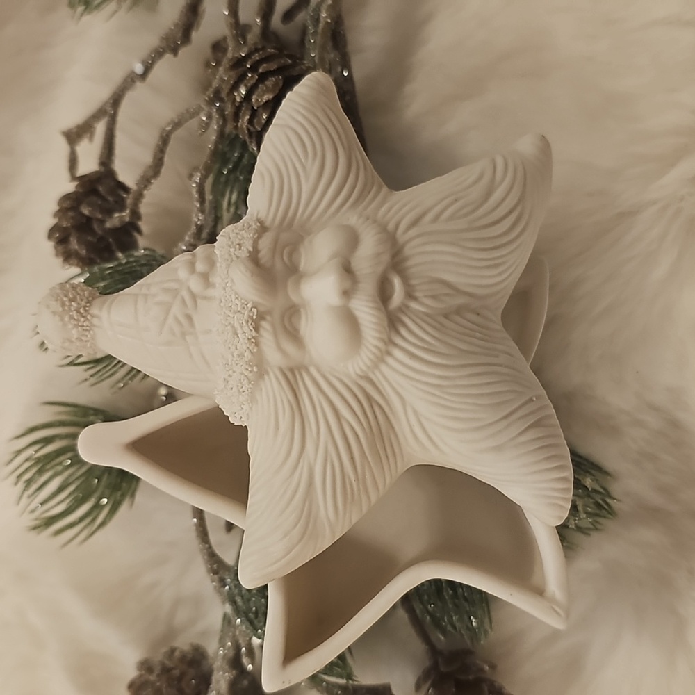 Vintage 1999 Bisque White Star-Shaped Santa Claus Christmas Trinket Box EUC